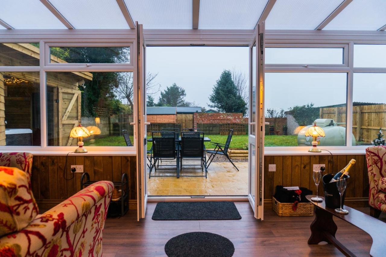 Hot Tub Pet Friendly Luxury Cosy Cottage, Near Withernsea And Patrington Welwick エクステリア 写真